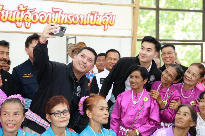 รมว.พม. เป็นประธาน�