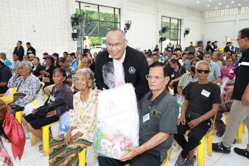 รมว.พม. เป็นประธาน�