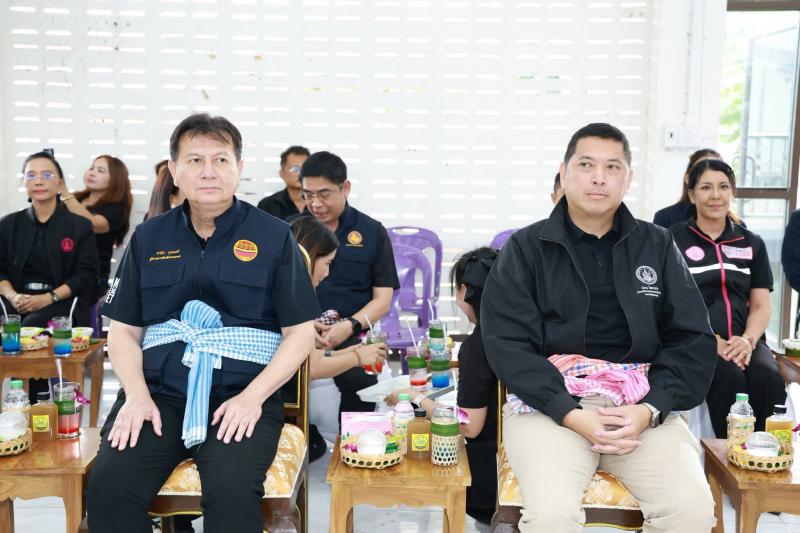 รมว.พม. เป็นประธาน�