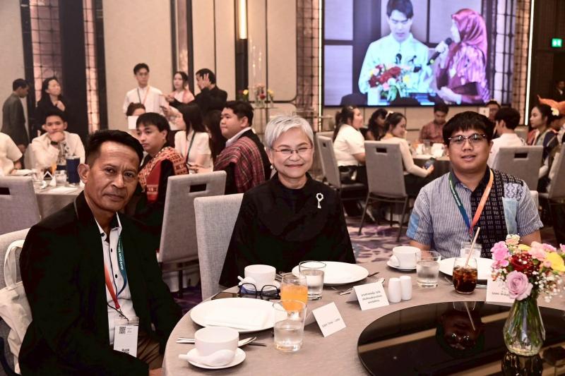 รมว.พม. เป็นประธาน�