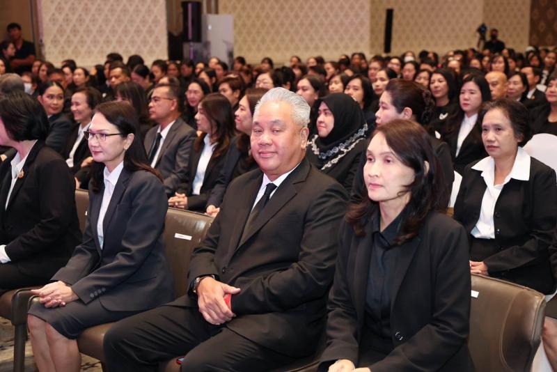 รมว.พม. เป็นประธาน�