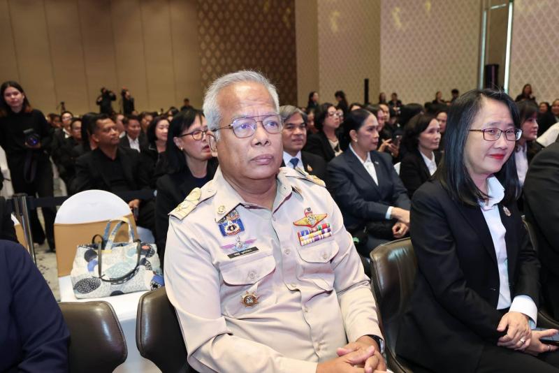 รมว.พม. เป็นประธาน�