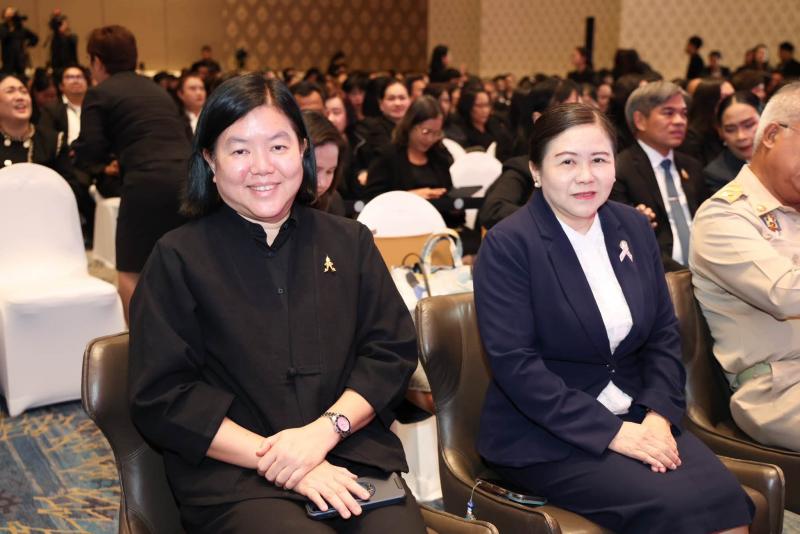 รมว.พม. เป็นประธาน�