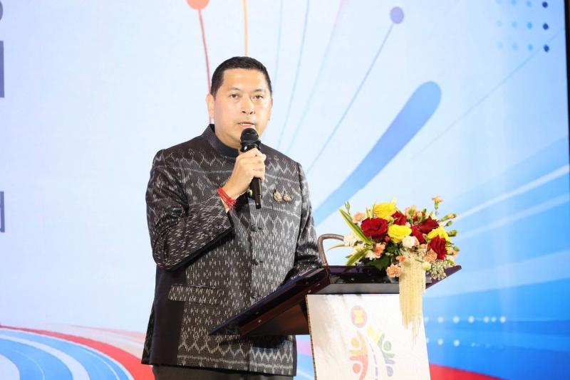 "นิกร โสมกลาง" ร