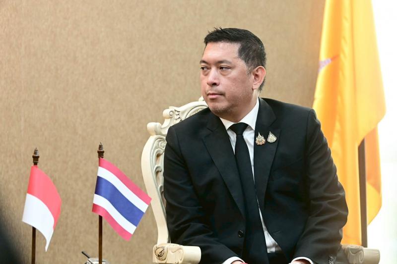 รมว.พม. ให้การต้อน�