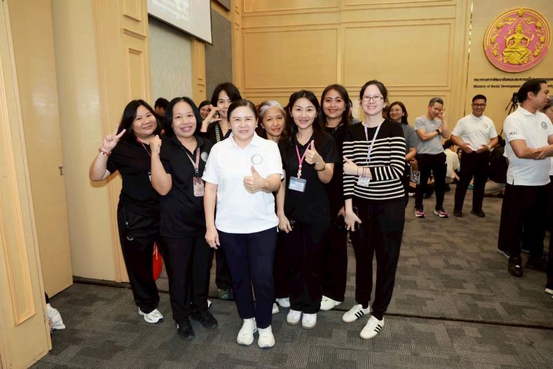 รมว.พม. เป็นประธาน�