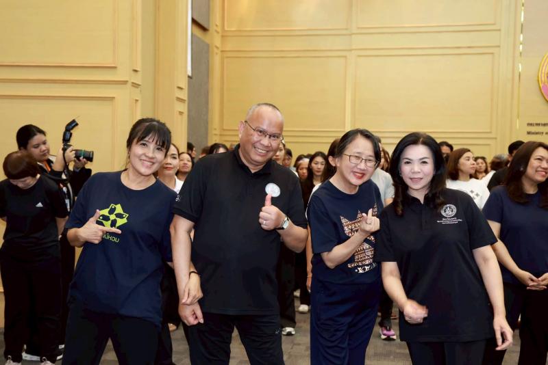 รมว.พม. เป็นประธาน�
