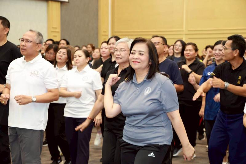 รมว.พม. เป็นประธาน�