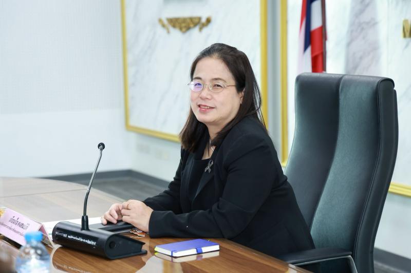 นางเตือนใจ คงสมบั�