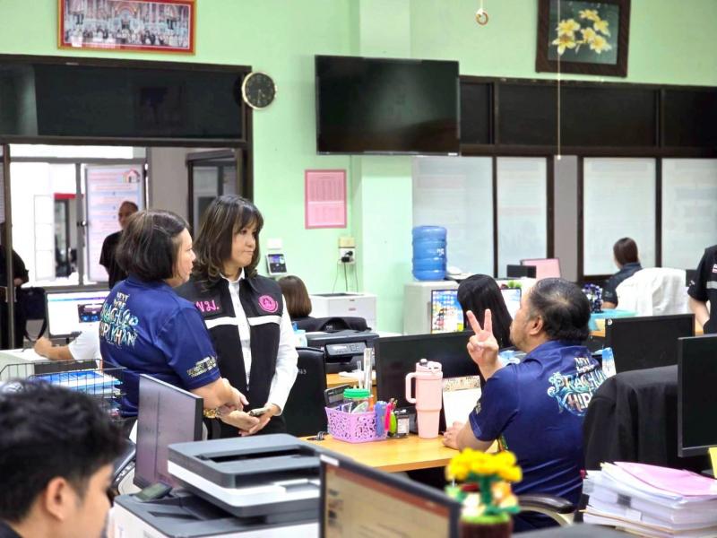 นางสาวชวนชม จันทะ�