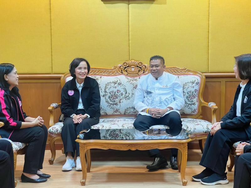 นางวาสนา ทองจันทร�