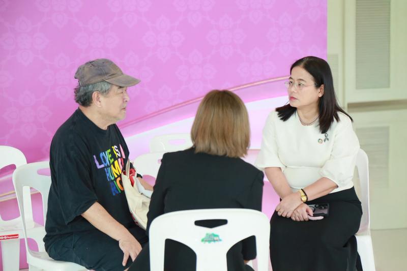 นางเตือนใจ คงสมบั�