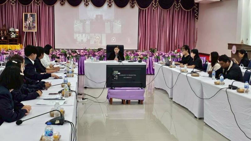นางศิริลักษณ์ มีม�