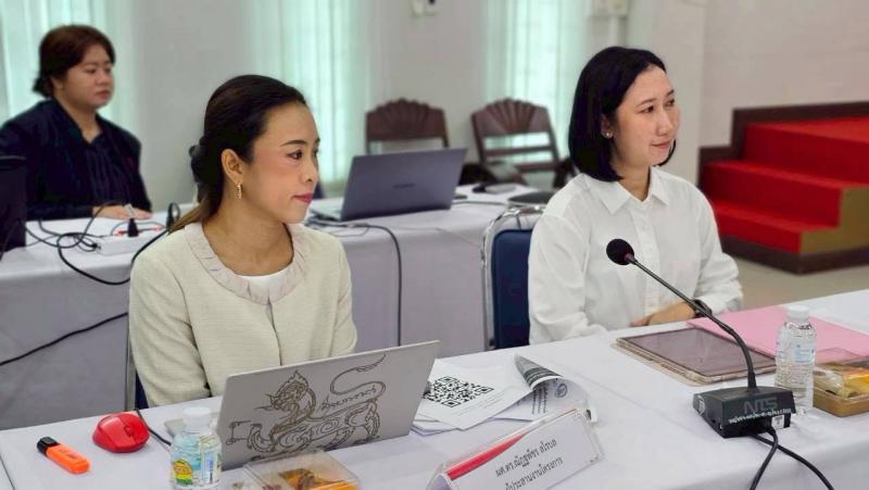 นางศิริลักษณ์ มีม�