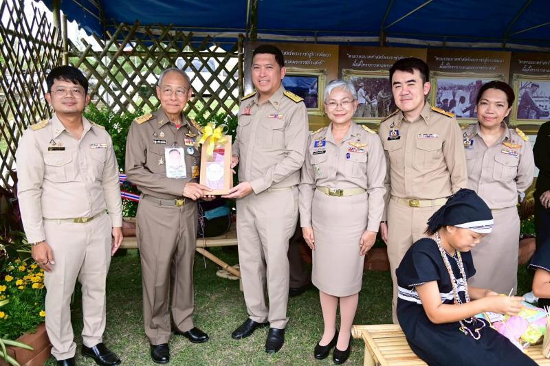 รมว.พม. กล่าวรายงา�