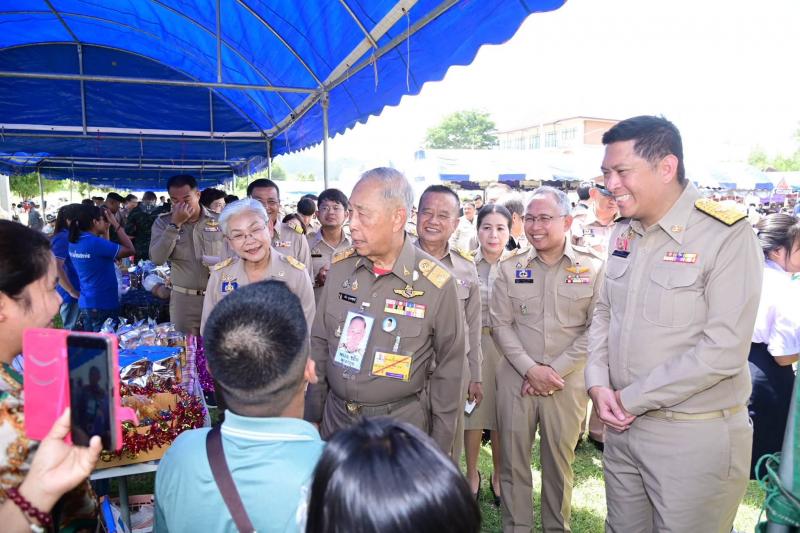 รมว.พม. กล่าวรายงา�