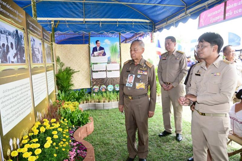 "นิกร" รมว.พม. ร่�
