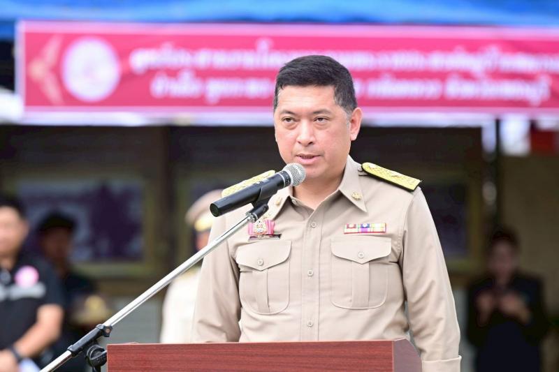 "นิกร" รมว.พม. ร่�