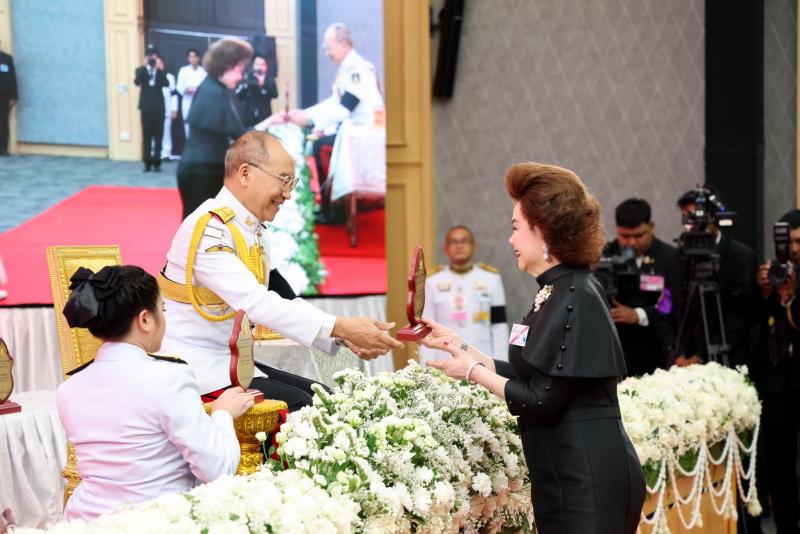 พม. มอบรับรางวัล &quot