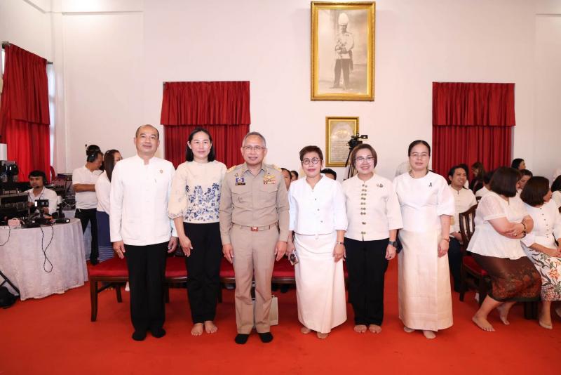 ปลัด พม. เป็นประธา�