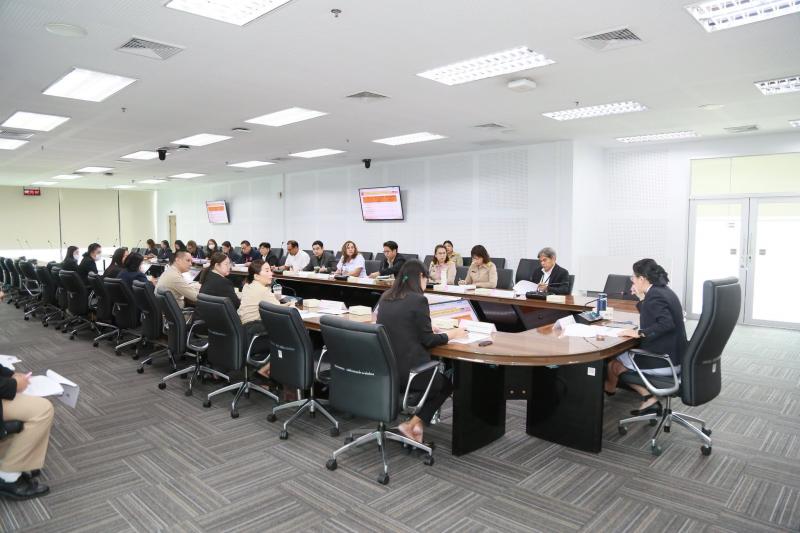 นางสาวนภาพร เมฆาผ�
