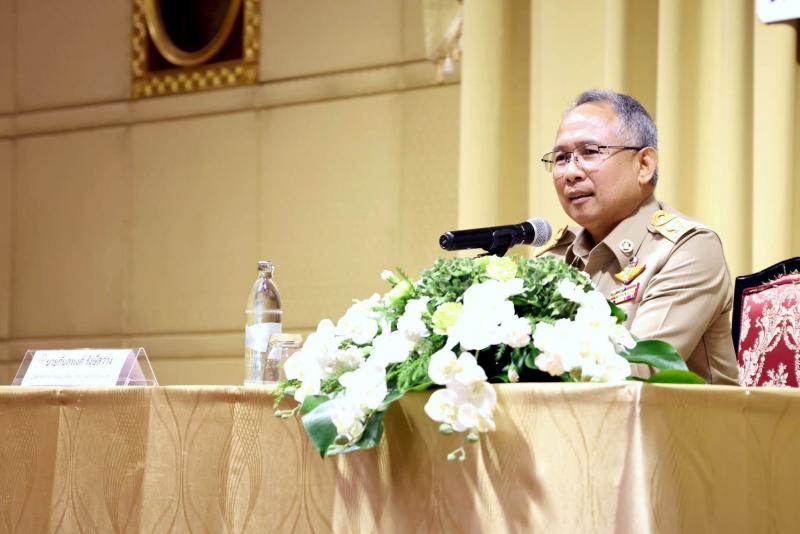 ปลัด พม. เป็นประธา�