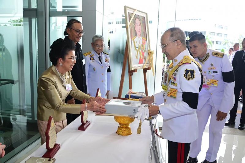 รมว.พม. ทูลรายงานว�