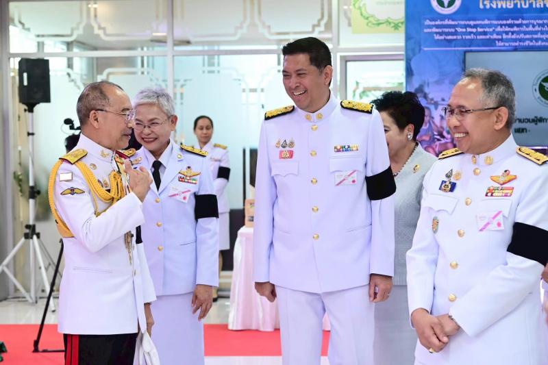 รมว.พม. ทูลรายงานว�