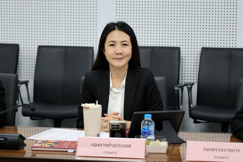 นางเตือนใจ คงสมบั�