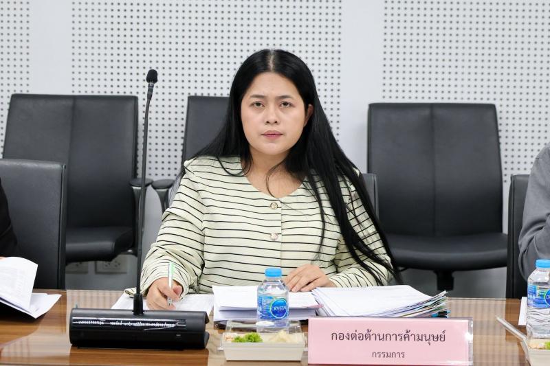 นางเตือนใจ คงสมบั�