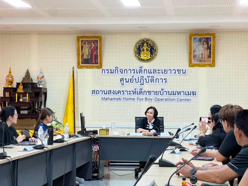 นางวาสนา ทองจันทร�