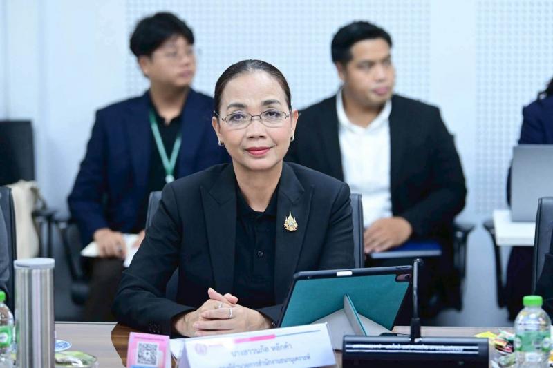 รมว.พม. เป็นประธาน�
