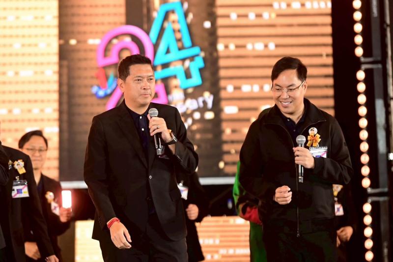 นายนิกร โสมกลาง รม