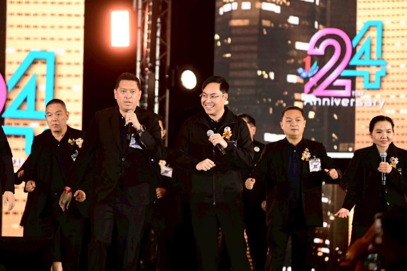 นายนิกร โสมกลาง รม