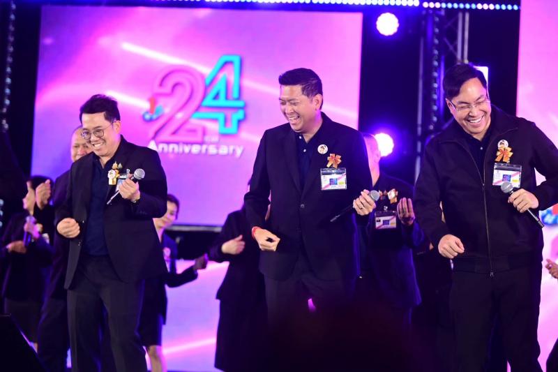 นายนิกร โสมกลาง รม