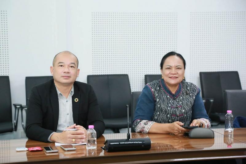 นายชนินทร์ รุ่งธน�