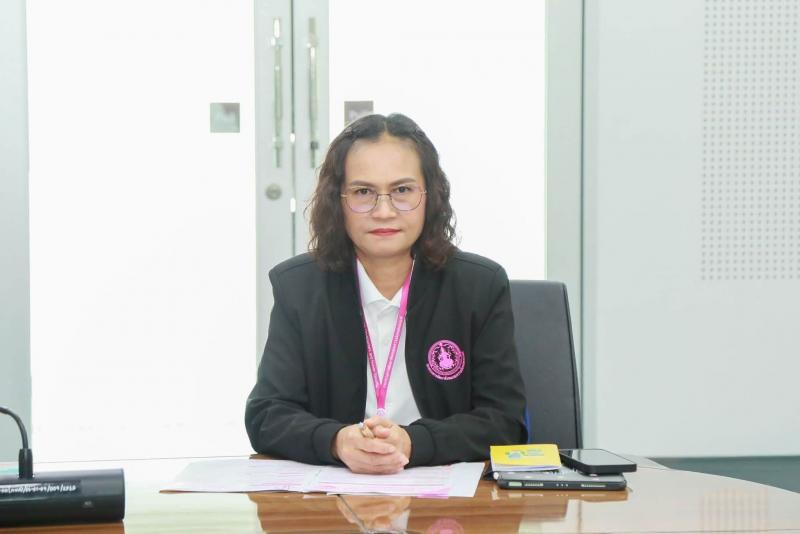 นายชนินทร์ รุ่งธน�