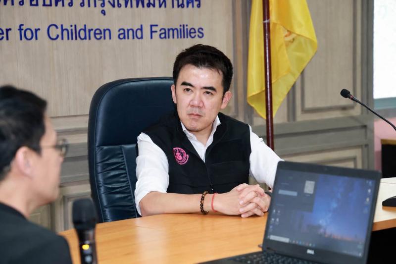 นายชนินทร์ รุ่งธน�