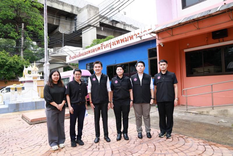 นายชนินทร์ รุ่งธน�