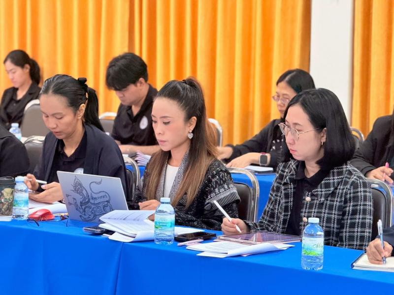 นางศิริลักษณ์ มีม�