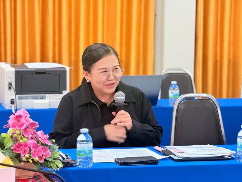 นางศิริลักษณ์ มีม�