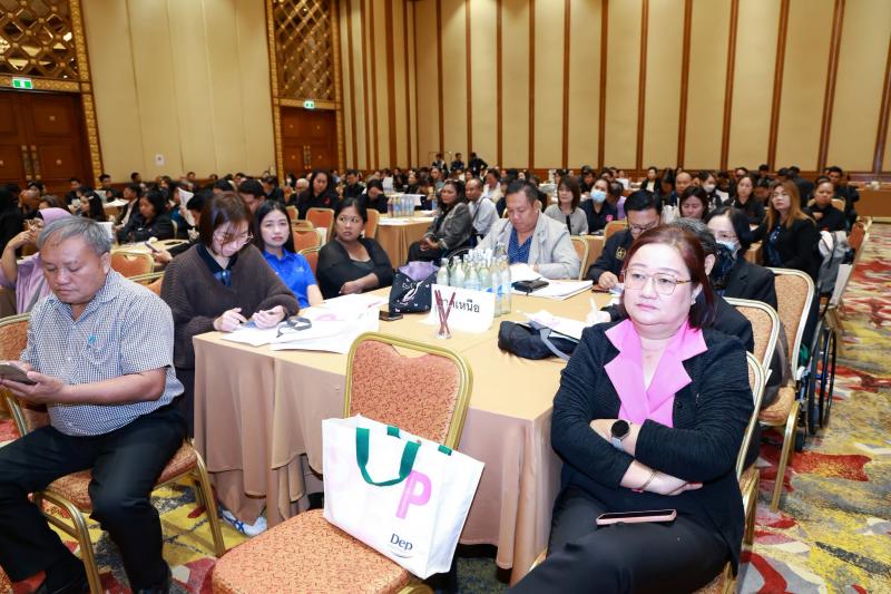 ปลัด พม. เป็นประธา�