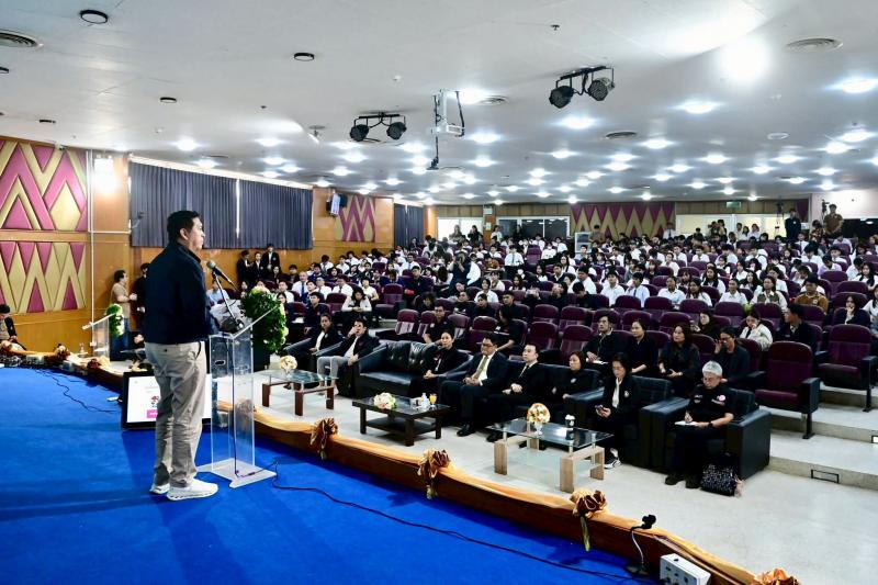 รมว.พม. กล่าวปาฐกถ�