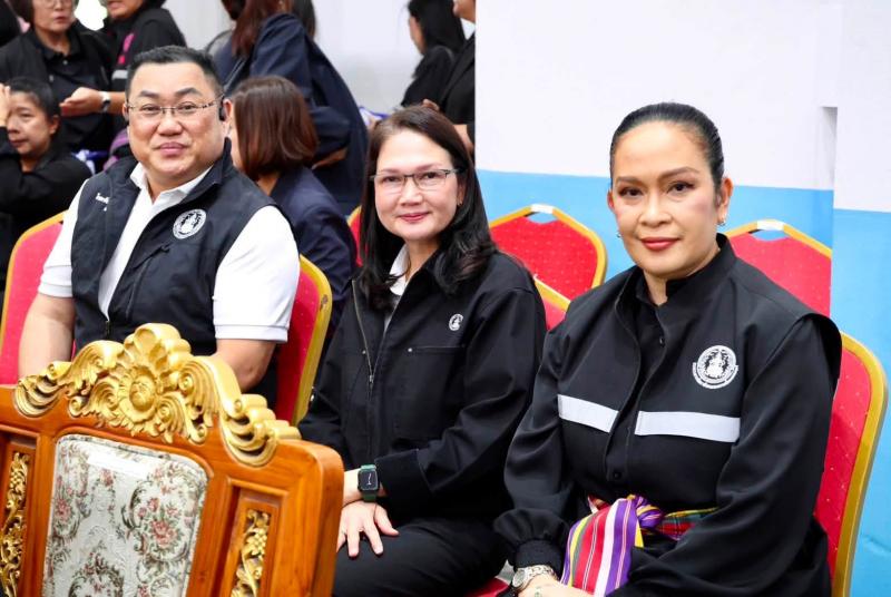รมว.พม. เป็นประธาน�
