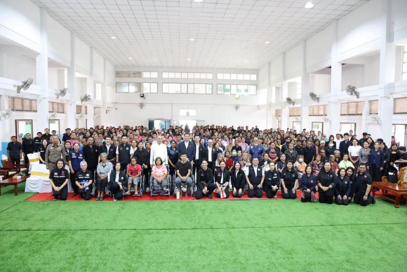 รมว.พม. เป็นประธาน�
