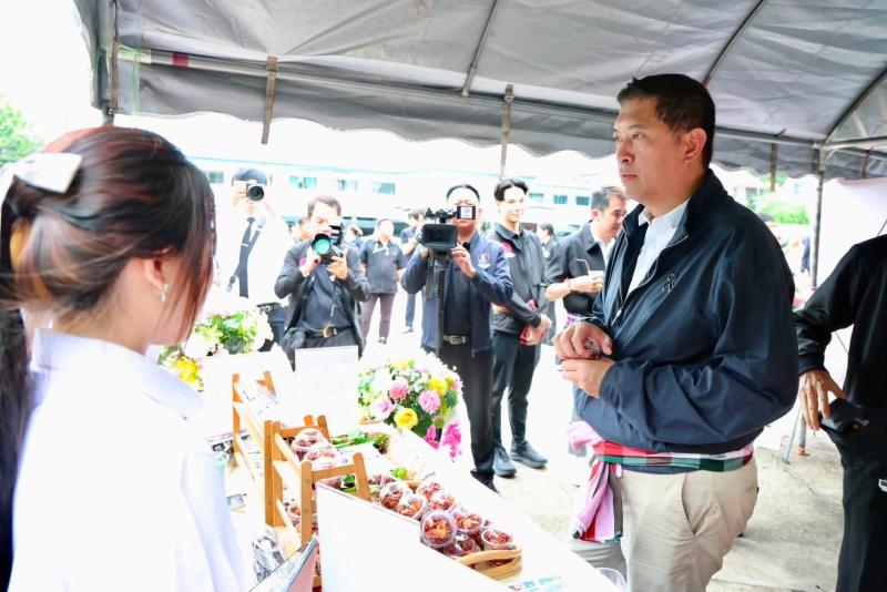 รมว.พม. เป็นประธาน�