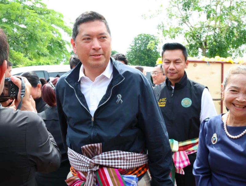 รมว.พม. ลงพื้นที่เ�