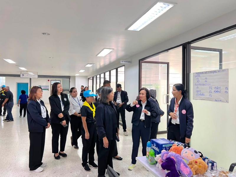 นางวาสนา ทองจันทร�