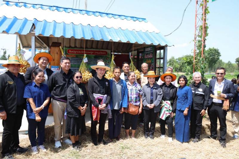 รมว.พม. ลงพื้นที่บ�