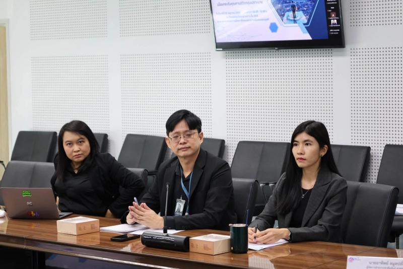 นางเตือนใจ คงสมบั�